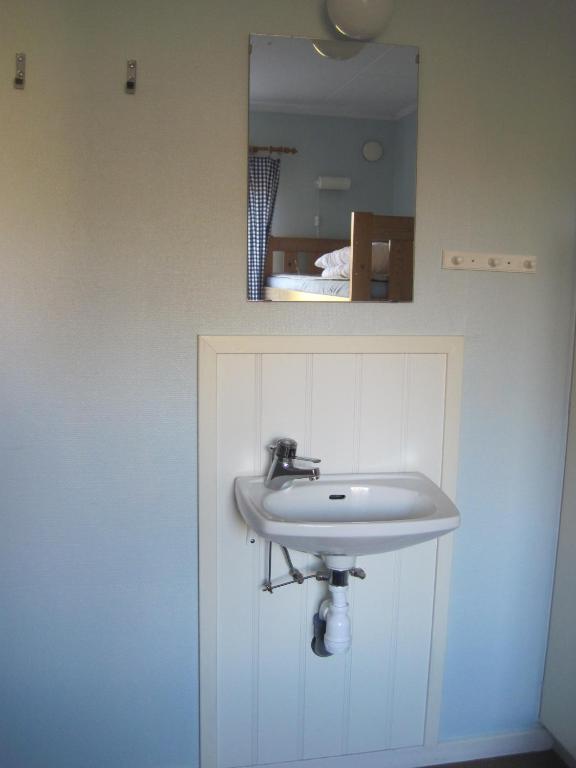 Skiers Inn Lima Room photo